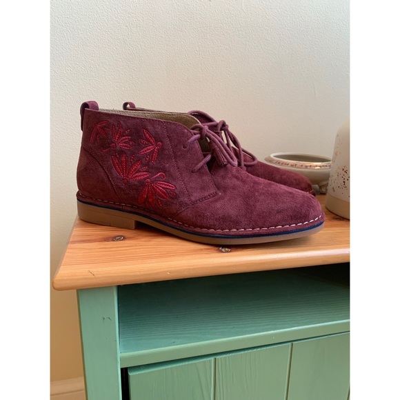 hush puppies cyra catelyn embroidered